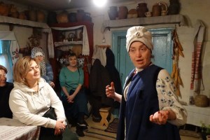 Соромитницкие вечерницы, Полесская хата